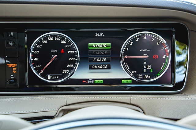 The S 500 e AMG Premium (Blond)-44